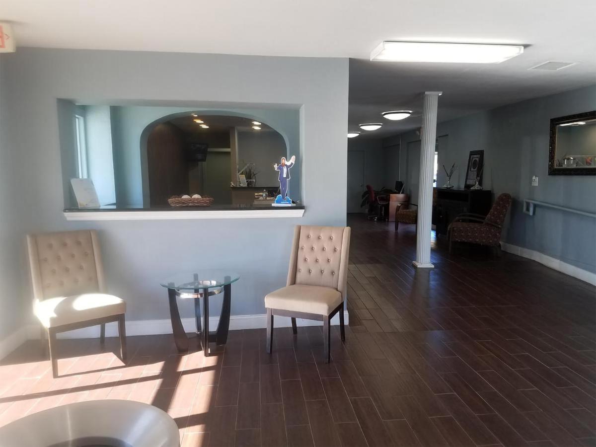 Blue Way Inn&Suites Wichita East Extérieur photo